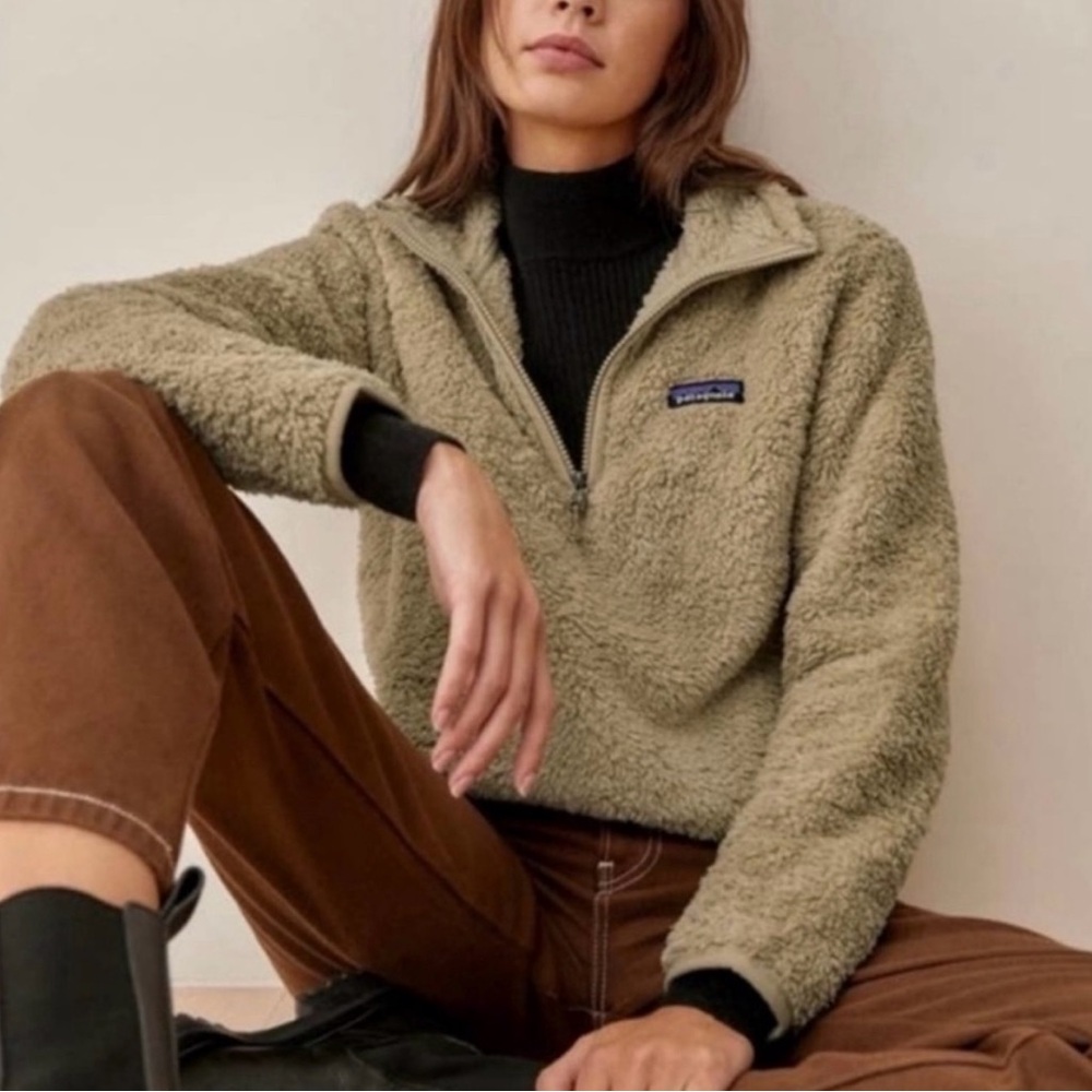 Patagonia women’s quarter zip.
